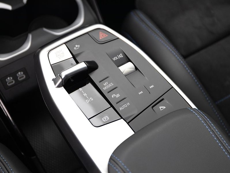 BMW X1 sDrive18i - fotka 15 z 22