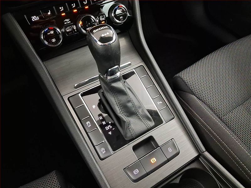 Škoda Superb (2022) 2.0 TDI - fotka 19 z 20