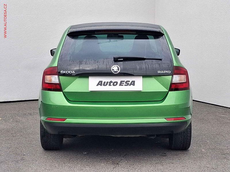 Škoda Rapid (2014) 1.6 TDi, Sport, xenon, panor - fotka 5 z 17