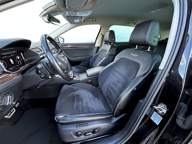 Škoda Superb (2021) Combi 2.0 TDI 147kW 4x4 DSG Sc - fotka 26 z 35
