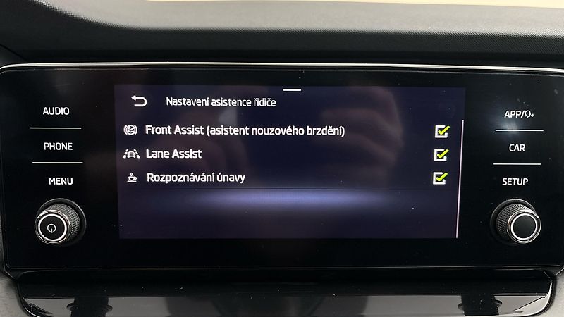 Škoda Octavia 2.0 TDI Ambition Combi - fotka 22 z 23