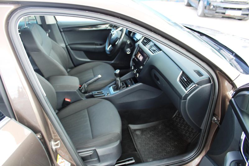 Škoda Octavia (2018) 1,4TSI KLIMA EL.OKNA TEMPOMAT - fotka 13 z 16