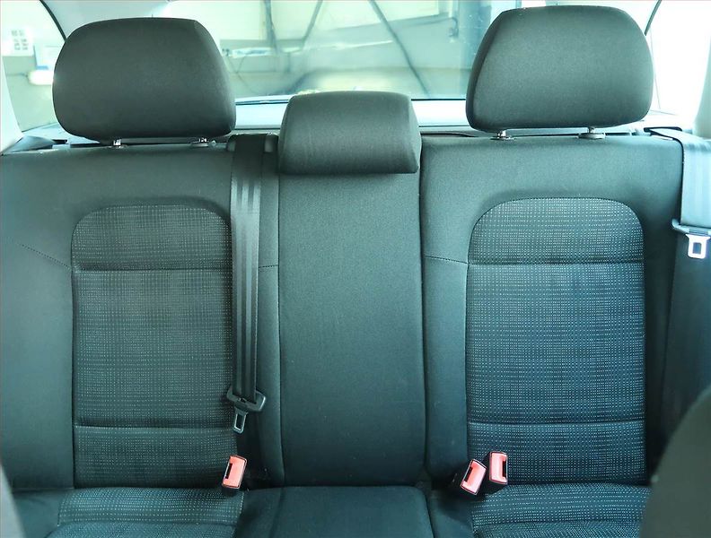 Škoda Fabia (2006) Ambiente 1.4 16V, rezervace - fotka 10 z 16