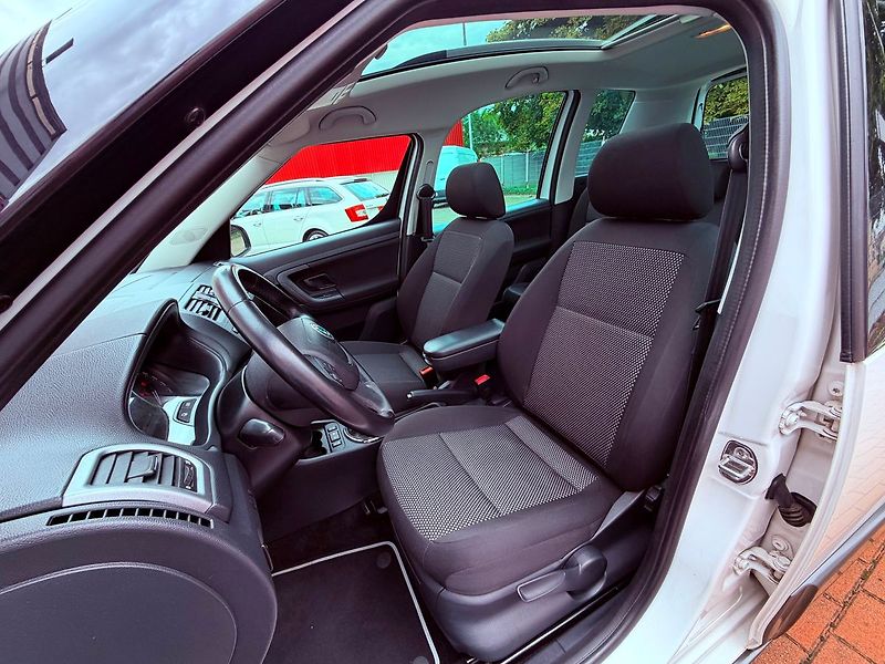 Škoda Roomster 1.2 TSi Scout, Pano, Serviska - fotka 13 z 23