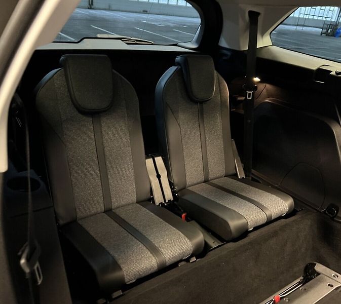 Peugeot 5008 1.5 AT ALLURE BlueHDi 130 S&S - fotka 14 z 19