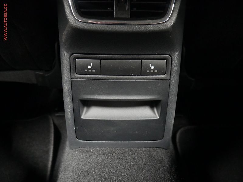 Škoda Octavia (2013) 1.6 TDi, ČR, Sport, bixen, - fotka 21 z 21