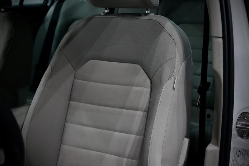 Volkswagen Golf Variant 7 1.4 TSI 92 kW Highline - fotka 14 z 32