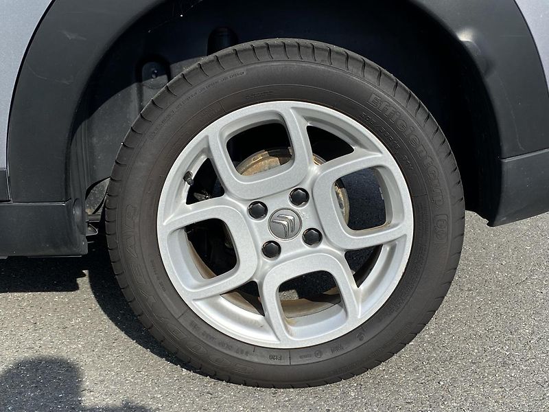 Citroën C4 Cactus (2018) 1.2 PureTech FEEL 110K MAN5 - fotka 13 z 14