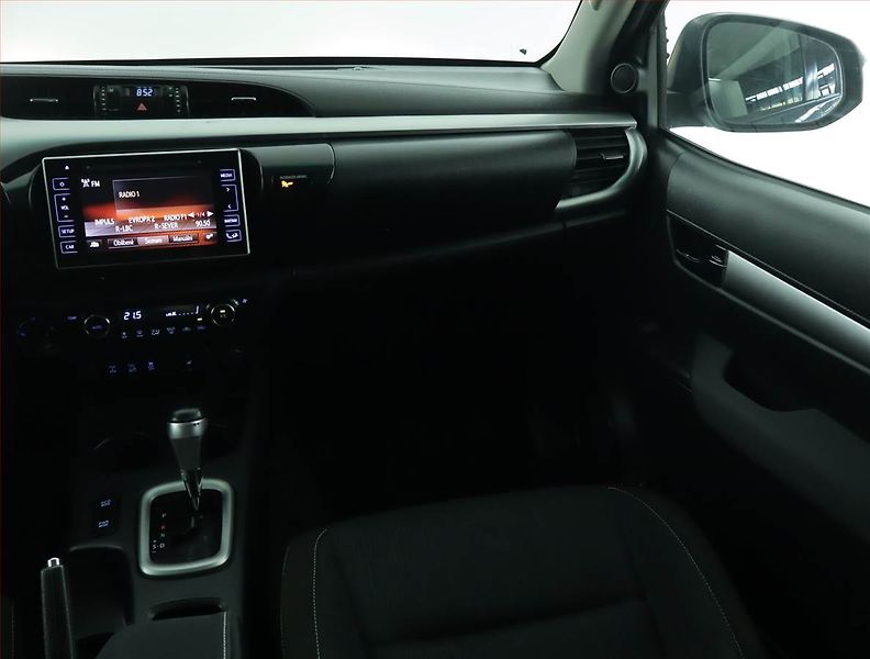 Toyota Hilux (2020) 2.4 D-4D - fotka 8 z 16