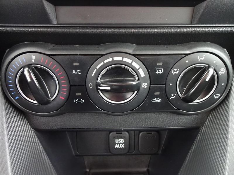 Mazda 2 1,5 i SKYACTIVE - fotka 35 z 48