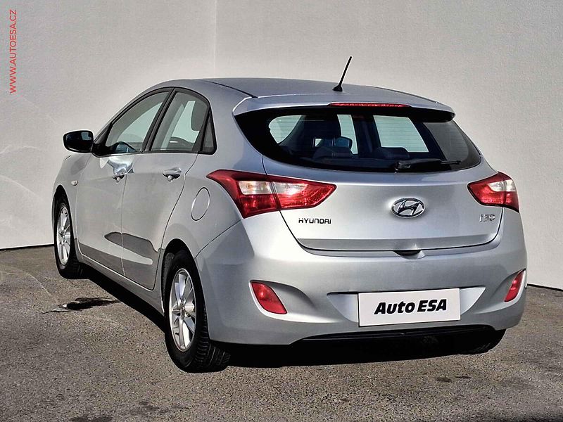 Hyundai i30 (2013) 1.4 i, 1.maj,ČR, AC, tempo - fotka 6 z 13