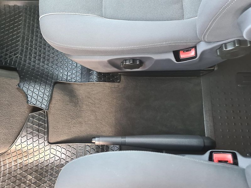 Volkswagen Multivan (2011) 2.0 TDi 103-KW WEBAST OLOMOUC - fotka 52 z 109