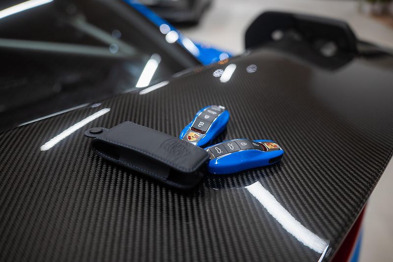 Porsche Cayman (2025) GT4 RS Weissach | PCCB | Lift - fotka 60 z 62