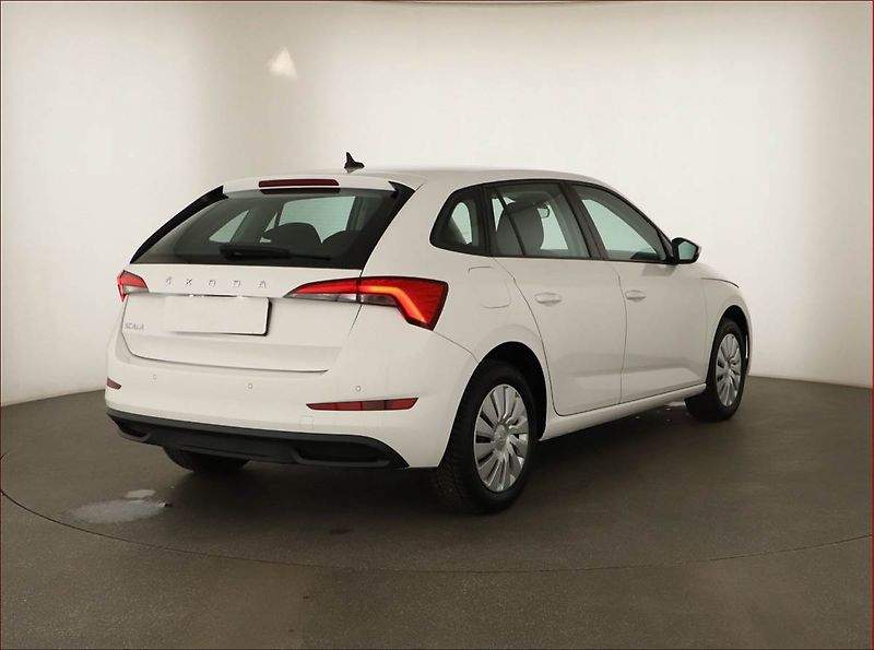 Škoda Scala (2022) Ambition 1.5 TSI, ČR,1.maj - fotka 5 z 12