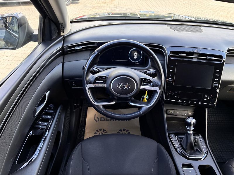 Hyundai Tucson 1,6T-GDi 110kW REZERVACE - fotka 15 z 30