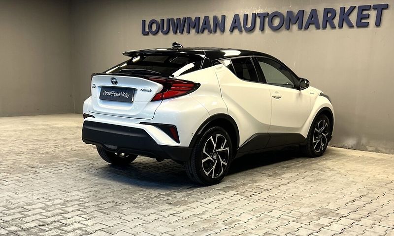 Toyota C-HR 1.8 Hybrid AT SELECTION - fotka 2 z 17