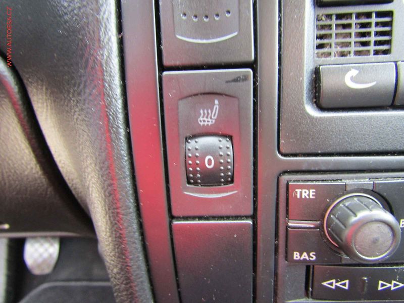 Volkswagen Passat (2000) 1.6 i, AC, výhředv sed - fotka 13 z 15
