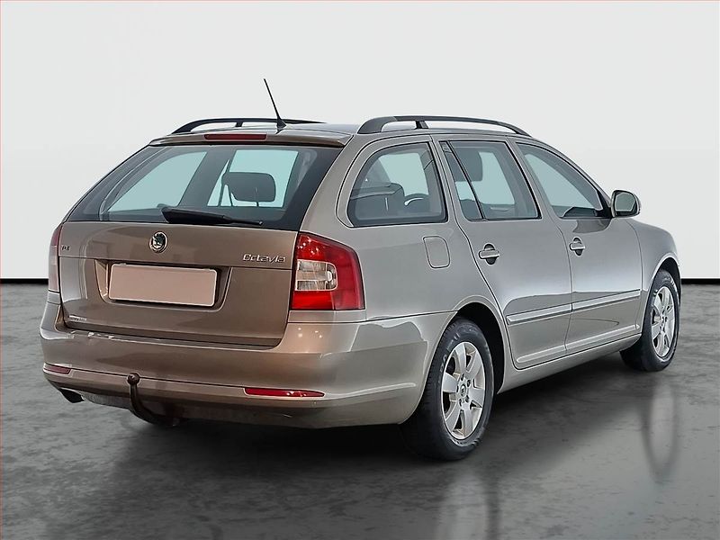 Škoda Octavia (2011) Ambiente 1.6 TDI, nová STK - fotka 5 z 14