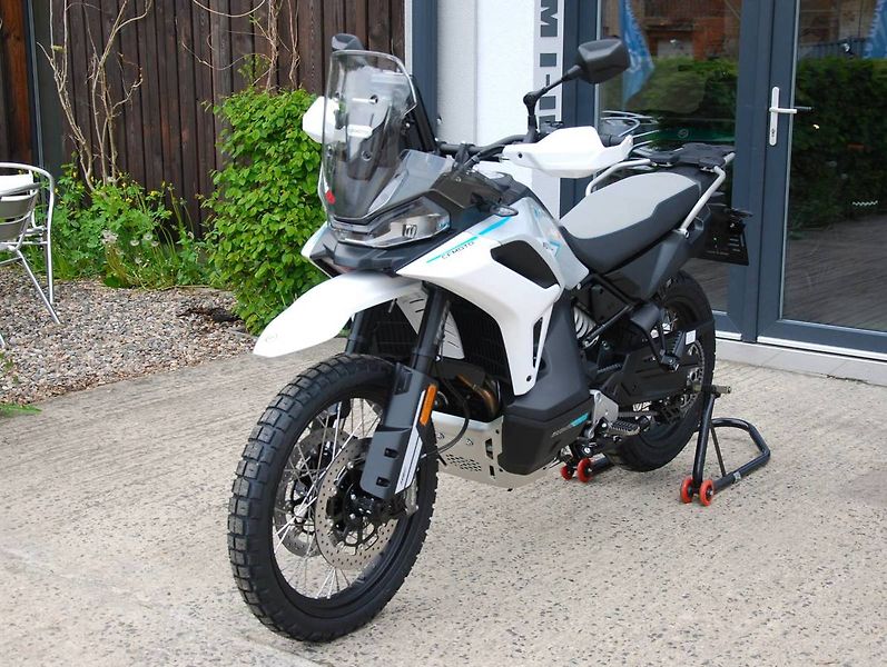 CFMOTO (2026) 1000MT-X Touring WHITE - fotka 10 z 25