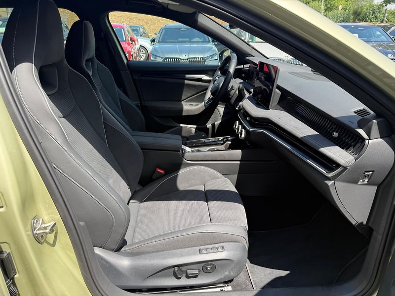 Škoda Superb Sportline 2.0 TDI 110kw DSG Co - fotka 9 z 29
