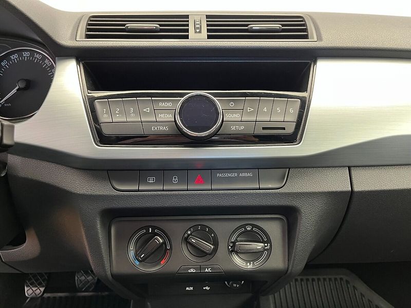 Škoda Fabia 1.2 TSI 81kW Ambition - fotka 17 z 29