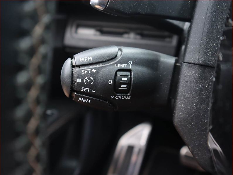 Peugeot 5008 (2018) GT Line 2.0 BlueHDi, Automat - fotka 18 z 23