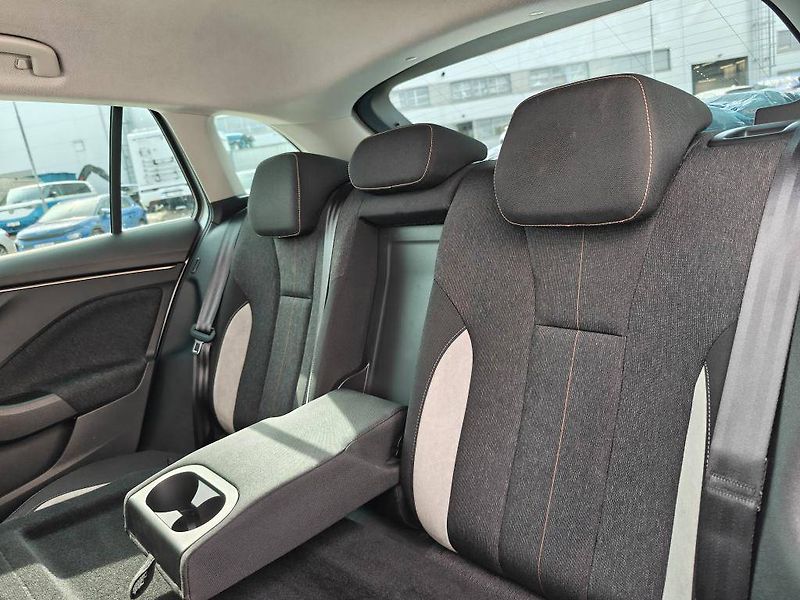 Škoda Scala Top Selection 6MP 1,0TSI - fotka 8 z 22