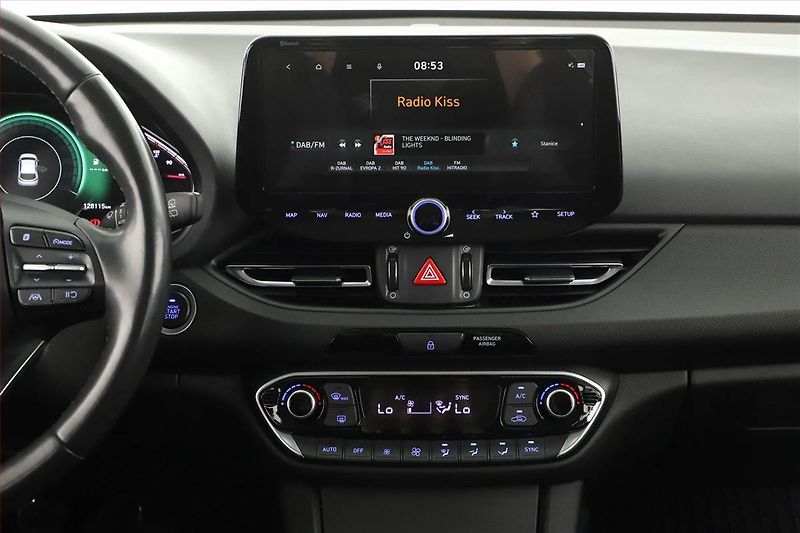Hyundai i30 (2022) Style 1.5 T-GDI MHEV, ČR,1.maj - fotka 9 z 15