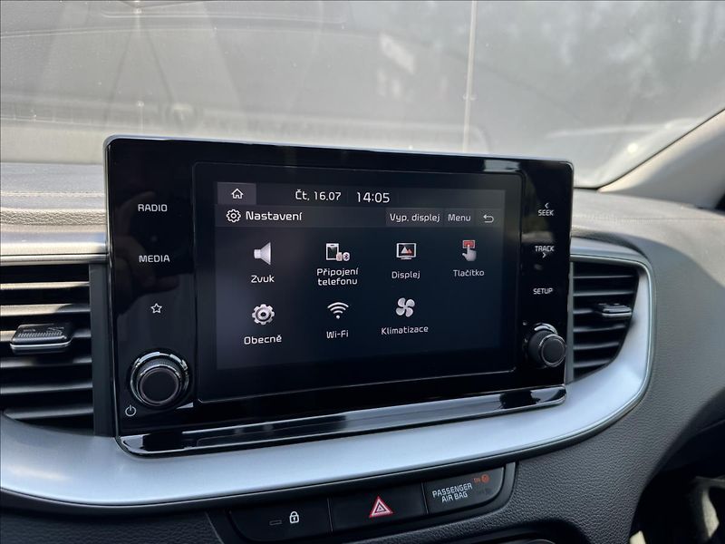 Kia Ceed 1,6 CRDI 100kW Exclusive ČR DP - fotka 22 z 31