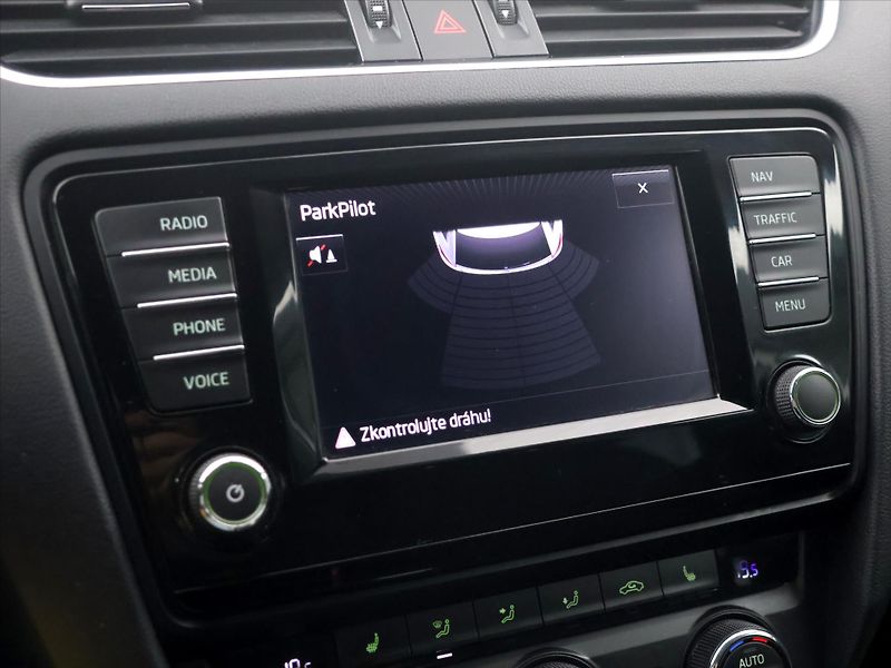 Škoda Octavia 2,0 TDI 135kW 4x4 DSG - fotka 19 z 28