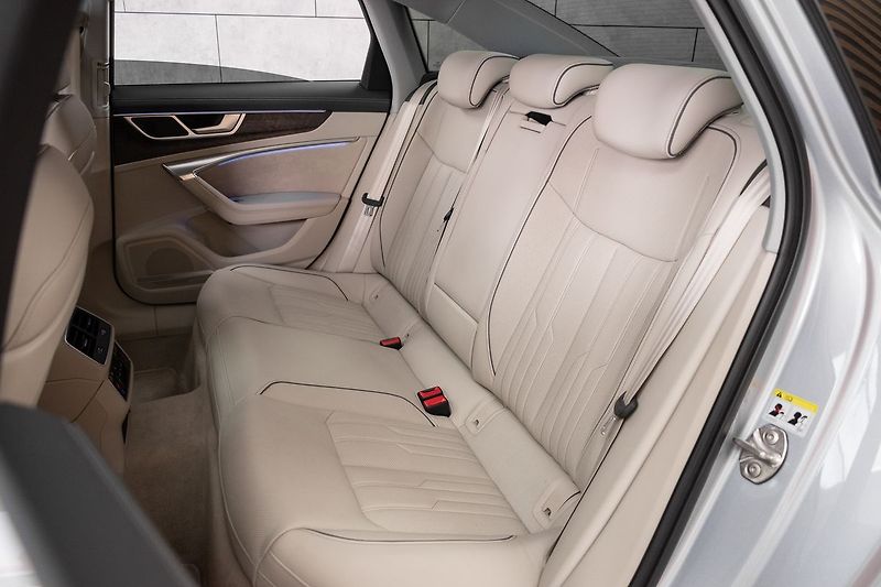 Audi A6 45TFSI 4x4*DESIGN*DPH*ČR 1.MAJ - fotka 14 z 47
