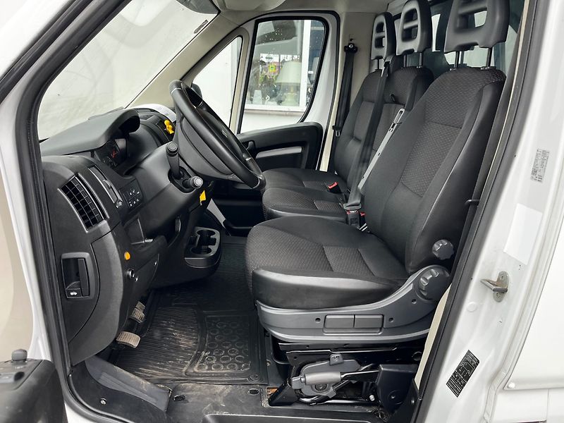Peugeot Boxer (2021) 2.2 HDi Plachta, Spaní , DPH - fotka 10 z 13