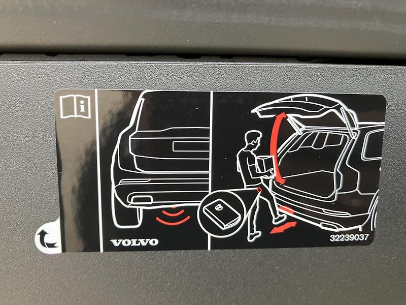 Volvo V90 B4 FWD R-DESIGN AT8 - fotka 11 z 30