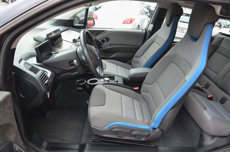 BMW i3 (2022) 120Ah // REZERVOVÁNO // - fotka 15 z 36