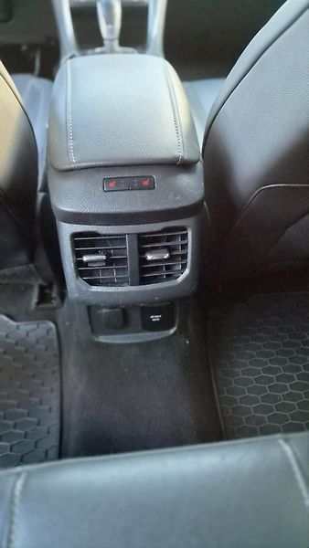 Ford Mondeo (2016) 2.0 TDCi Bi-Turbo 154 kW - fotka 23 z 25