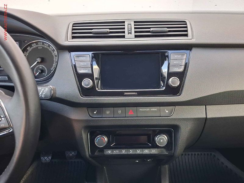Škoda Fabia (2023) 1.0 TSi, 2.maj,ČR, Ambition - fotka 12 z 17