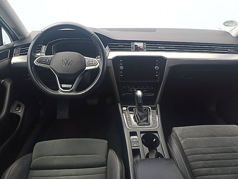 Volkswagen Passat (2023) 2.0 TDI 4x4 147kW Webasto Tažn - fotka 5 z 35