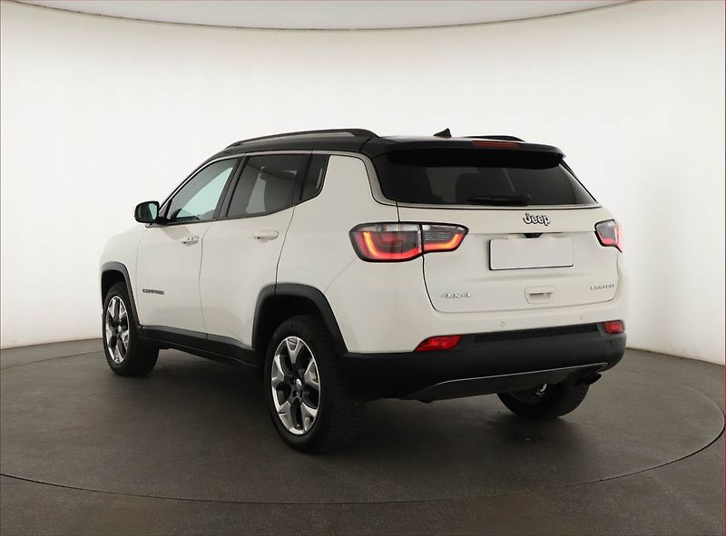 Jeep Compass (2019) 1.4 MultiAir, 4X4, Automat - fotka 4 z 16