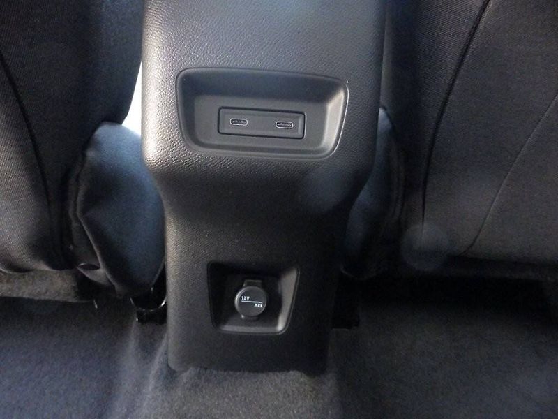 Opel Frontera (2026) GS Hybrid 1.2 TURBO ( - fotka 17 z 30