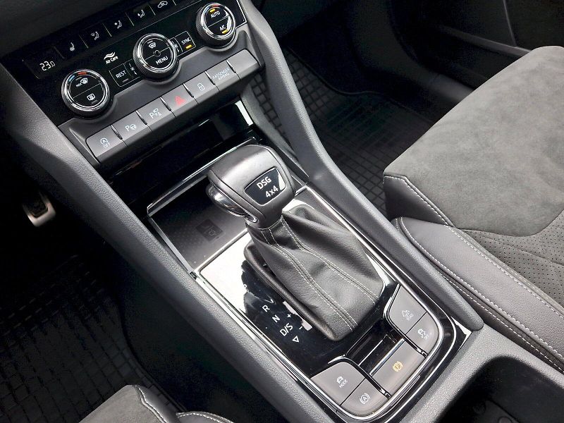 Škoda Kodiaq (2022) SportLine DSG 4x4 2,0TDi 147kW - fotka 28 z 35