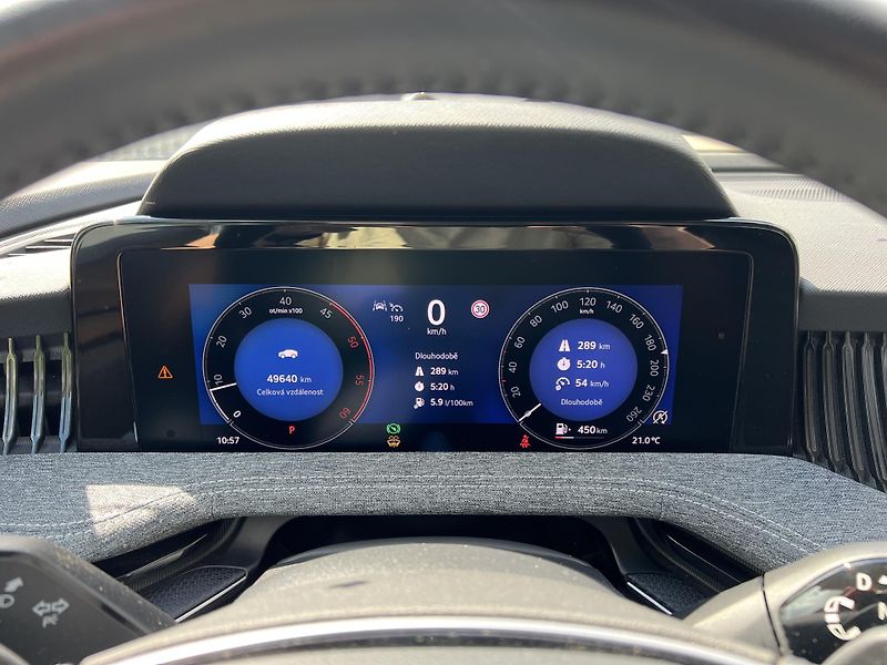 Škoda Superb 2.0 TDi Selection ČR - fotka 16 z 20
