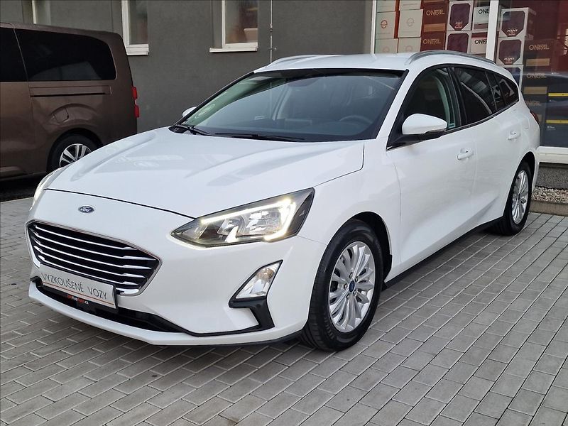 Ford Focus 1.5TDCI Titanium,ČR,1.Majitel - fotka 5 z 46
