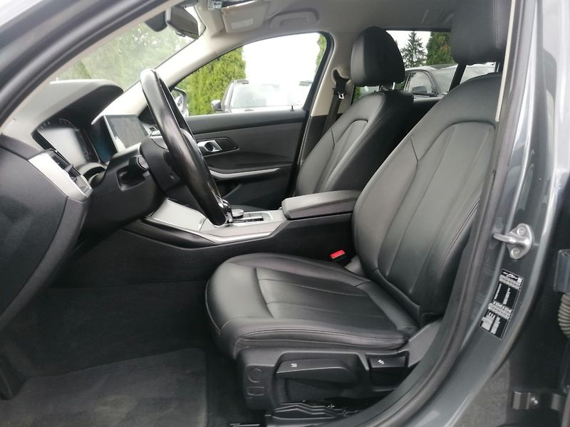BMW Řada 3 (2021) 2.0 318D A/T Kůže - fotka 9 z 33