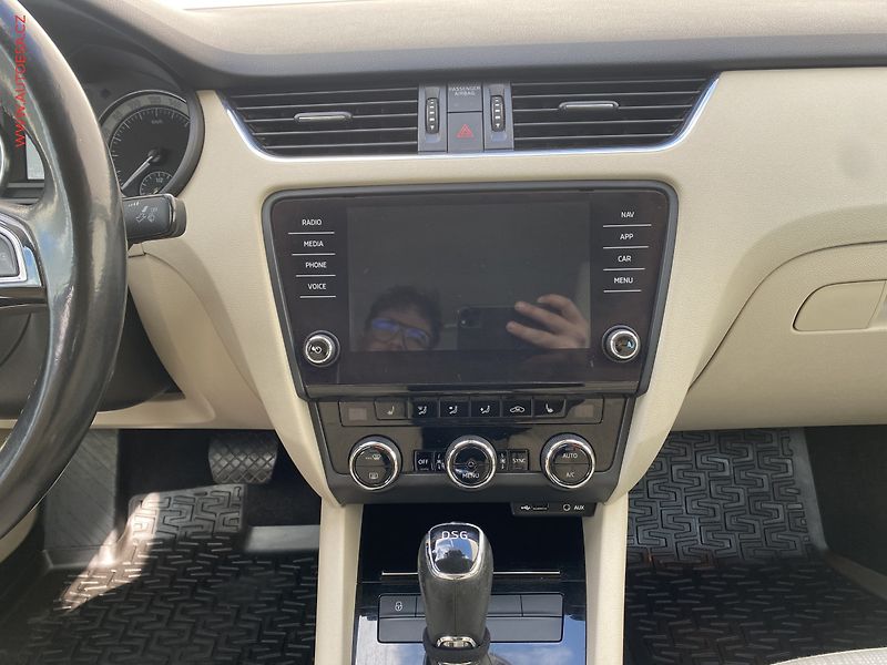 Škoda Octavia (2017) 1.8 TSi, ČR, Style, DSG, LED - fotka 12 z 17
