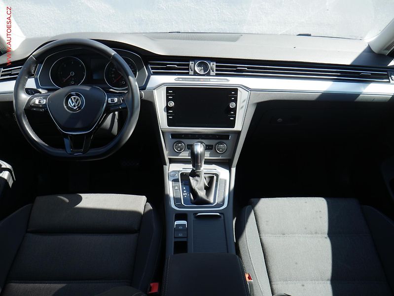 Volkswagen Passat (2019) 1.6 TDi, Comfortline, DSG - fotka 8 z 21