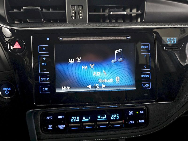 Toyota Auris (2015) TS 1.8HEV EXECUTIVE - fotka 18 z 29