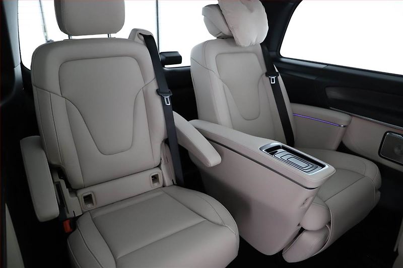 Mercedes-Benz Třídy V (2024) 300 d 4MATIC, DPH - fotka 14 z 21