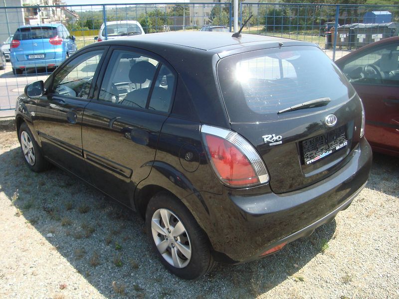 Kia Rio (2011) 1,4CVVT - fotka 4 z 17