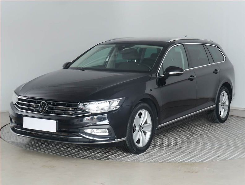 Volkswagen Passat (2021) Elegance 2.0 TDI - fotka 2 z 22