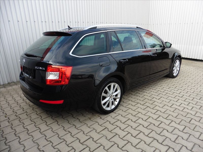 Škoda Octavia 2,0 TDi III Combi Style - fotka 4 z 13